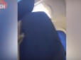 Чергова ганьба скреп: Росіянин влаштував кривавий дебош в літаку (відео)