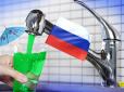 Жителі анексованого Росією Криму масово скаржаться на зелену і смердючу воду, яка тече з крана
